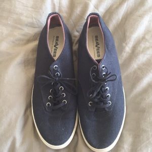 Men’s SeaVees navy blue shoes